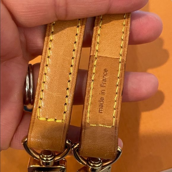 Louis Vuitton Brown Leather Strap with Gold Hardware - Picture 3 of 10